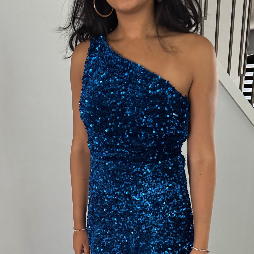 Prom Dress - Picture 2 of 5